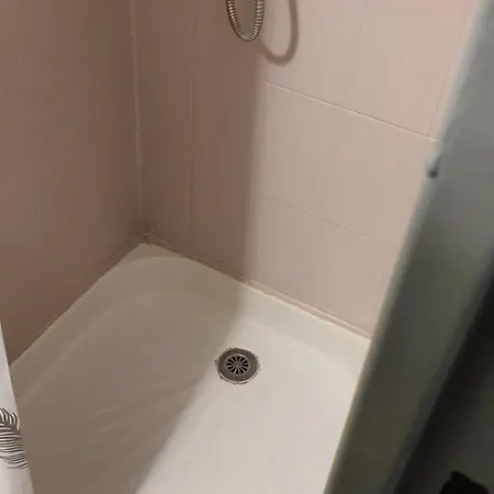 De 12m² Agreable Calme Proche Chu *