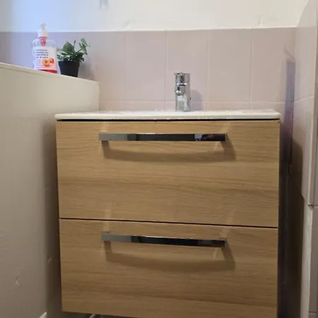 De 12m² Agreable Calme Proche Chu 第戎