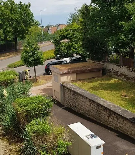 De 12m² Agreable Calme Proche Chu Apartment